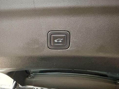 Used 2024 GMC Yukon AT4 w/ Technology Package AWD/4WD image 95