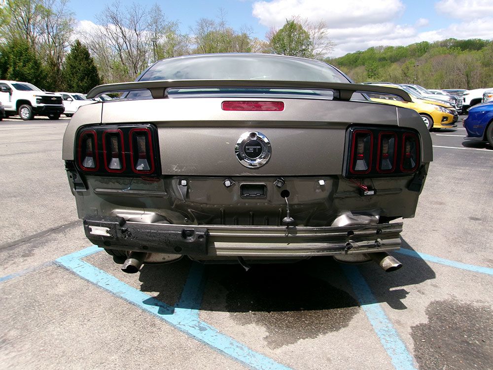 Used 2005 Ford Mustang GT RWD image 2