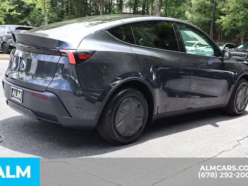 Used 2026 Tesla Model Y AWD image 5