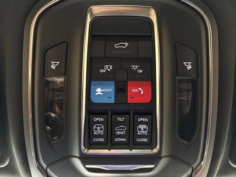 Used 2025 Jeep Grand Cherokee L Limited w/ Luxury Tech Group II AWD/4WD image 23