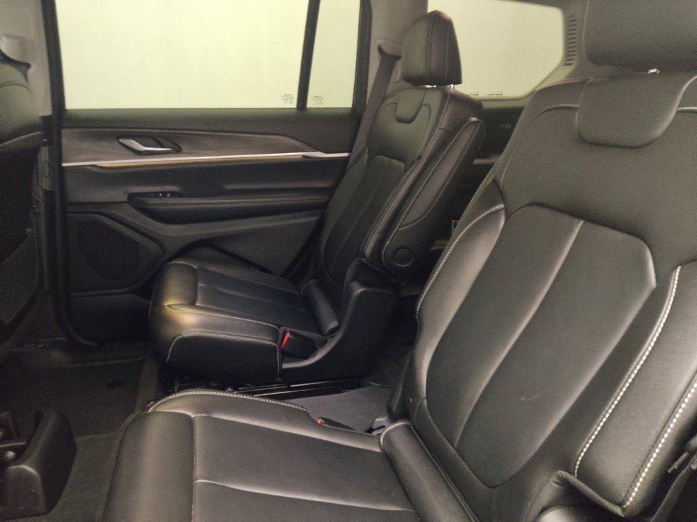 Used 2023 Jeep Grand Cherokee L Limited w/ Black Appearance Package RWD image 18