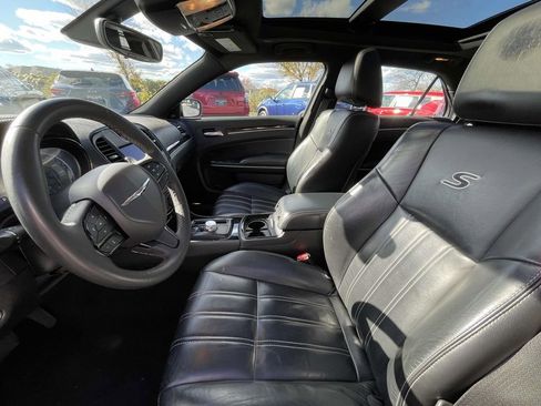 Used 2023 Chrysler 300 S image 28