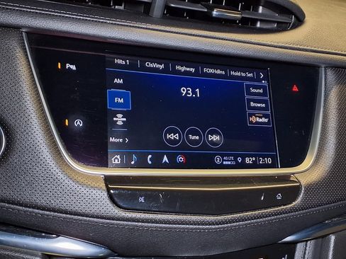 Certified 2023 Cadillac XT5 Premium Luxury FWD image 4