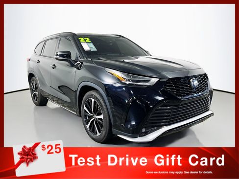 Used 2022 Toyota Highlander XSE image 1
