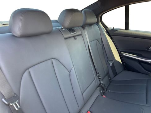 Used 2019 BMW 330i Sedan w/ M Sport Package RWD image 18