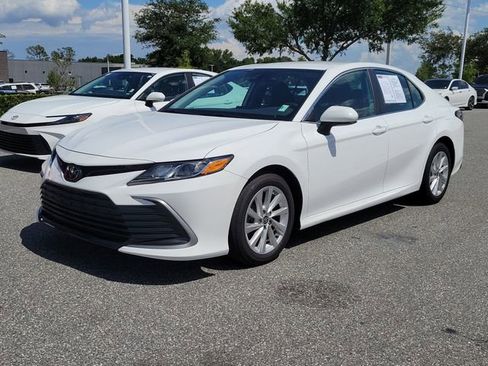 Used 2022 Toyota Camry LE FWD image 2