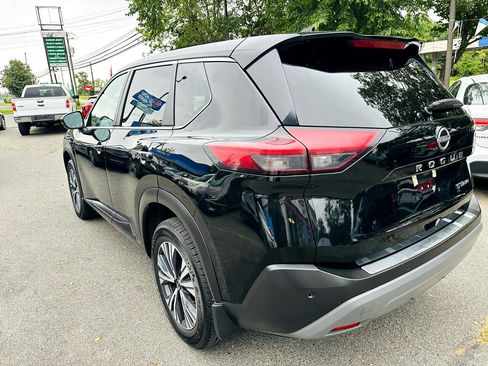 Used 2022 Nissan Rogue SV image 5