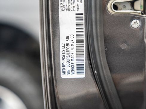 Used 2023 Chevrolet TrailBlazer LT w/ Convenience Package FWD image 47