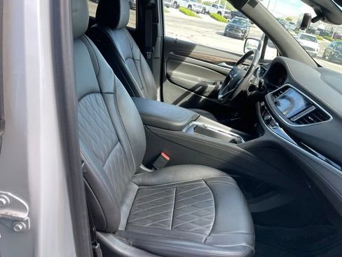 Used 2023 Buick Enclave Avenir w/ Avenir Technology Package AWD/4WD image 20