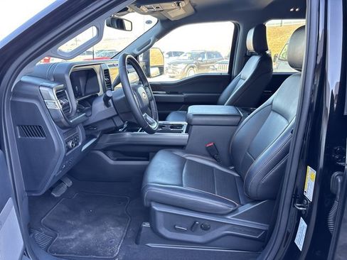 Used 2025 Ford F250 Lariat w/ Black Appearance Package image 14