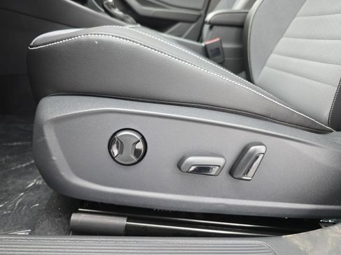 New 2026 Volkswagen Jetta SE image 28