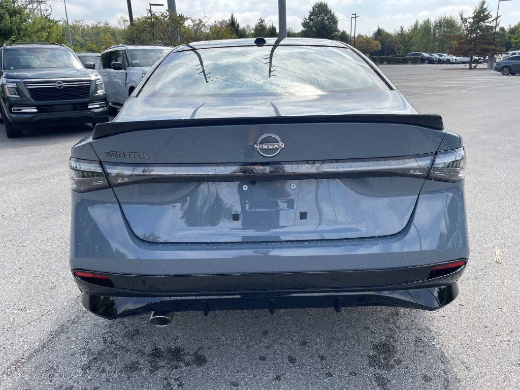 New 2027 Nissan Sentra SR w/ SR Premium Package FWD image 4