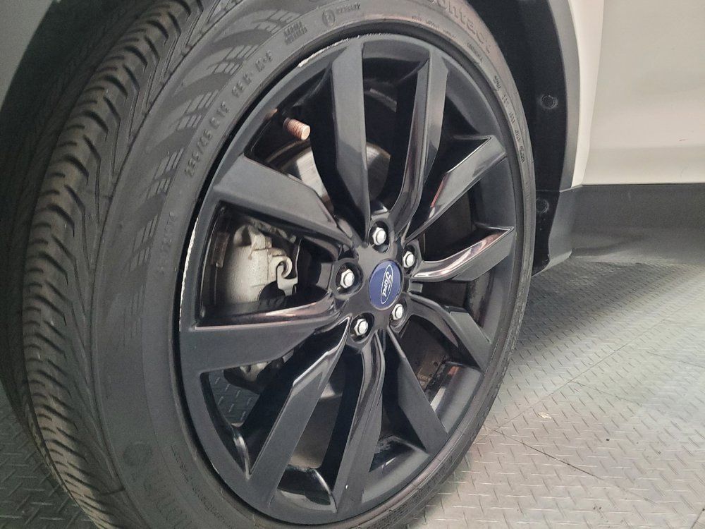 Used 2017 Ford Escape Titanium AWD/4WD image 31