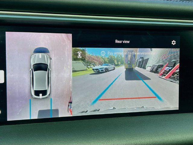 Certified 2025 Porsche Macan 4 Electric AWD/4WD image 17