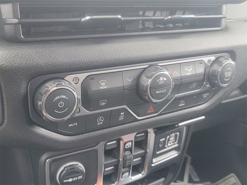 New 2026 Jeep Gladiator Sport image 17