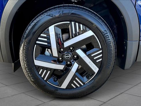 New 2026 Nissan Kicks SV image 11