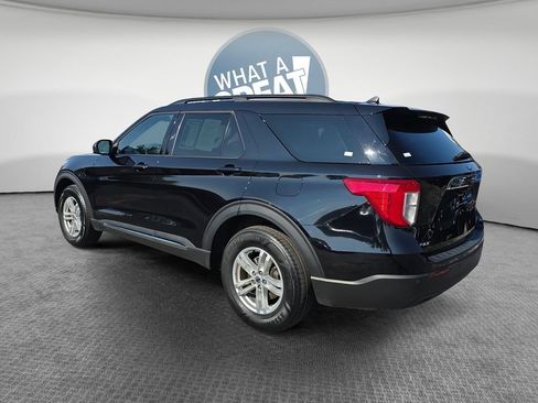 Used 2023 Ford Explorer XLT AWD/4WD image 6