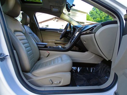 Used 2018 Ford Fusion SE w/ Fusion SE Technology Package FWD image 57