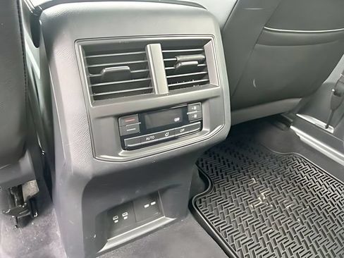 Used 2023 Volkswagen Atlas SE w/ Black Wheel Package AWD/4WD image 21