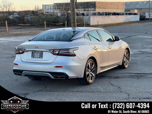 Used 2020 Nissan Maxima 3.5 SV w/ Floor Mat Group FWD image 11