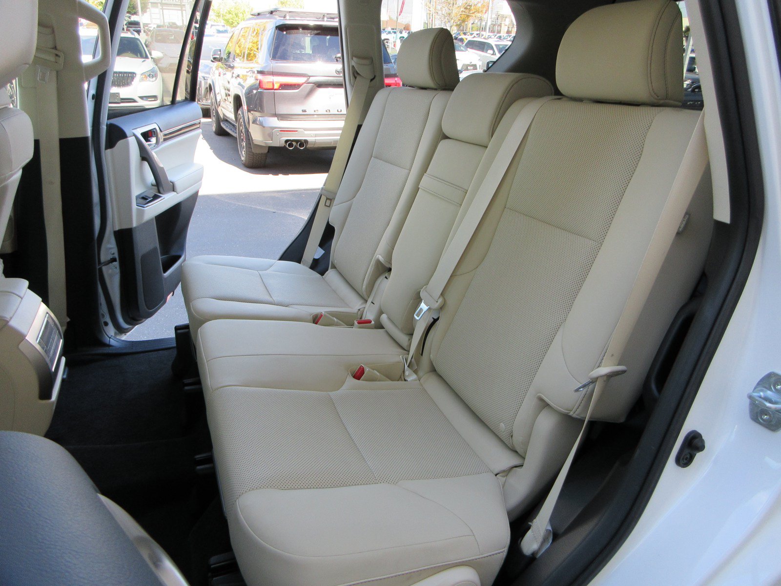 Used 2021 Lexus GX 460 Premium w/ Premium Package AWD/4WD image 24