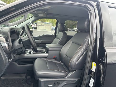 New 2026 Ford F250 Lariat w/ Black Appearance Package image 17