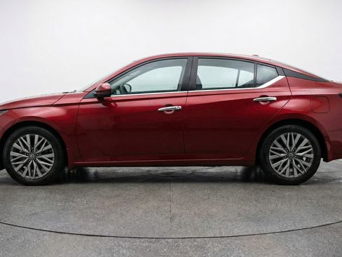 Used 2025 Nissan Altima 2.5 SV FWD image 5