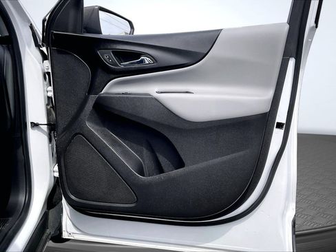 Used 2019 Chevrolet Equinox LS w/ LS Convenience Package image 24