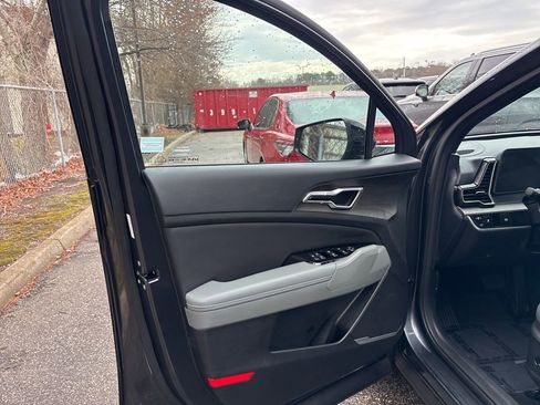 Used 2023 Kia Sportage X-Line w/ X-Line Premium Package image 17