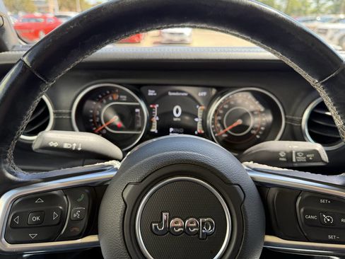 Used 2020 Jeep Gladiator Overland w/ Uconnect 4C Nav & Sound Group image 7