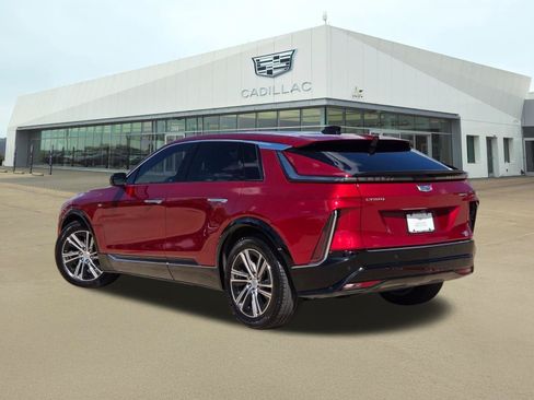 Used 2024 Cadillac Lyriq Luxury w/ LPO, Floor Liner Package AWD/4WD image 4