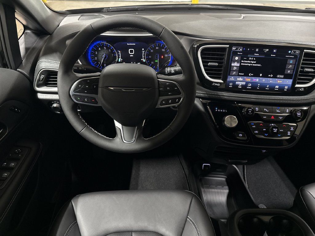 New 2027 Chrysler Pacifica Select w/ Family Tech Group AWD/4WD image 11
