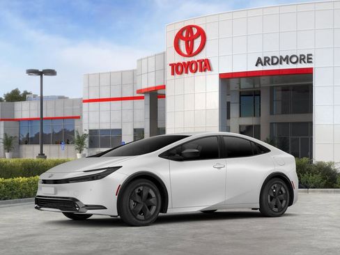 New 2026 Toyota Prius LE FWD image 2
