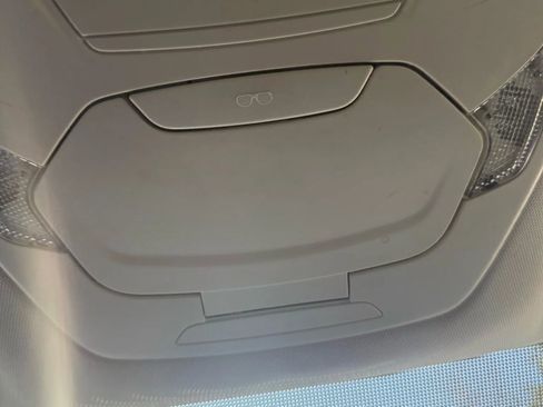 Used 2018 Ford Escape SEL image 23