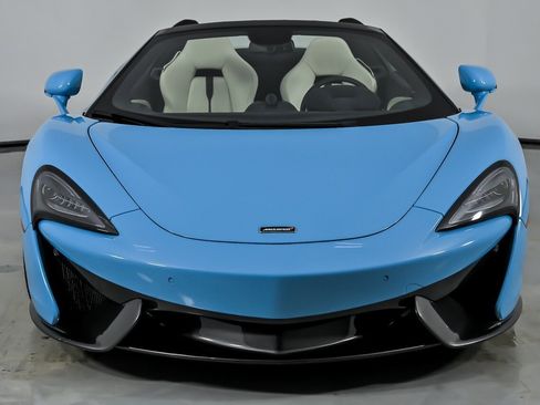 Used 2018 McLaren 570S Spider image 3