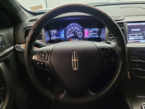 Used 2014 Lincoln MKS image 22
