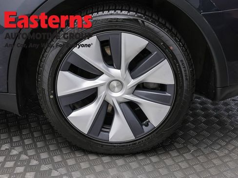 Used 2024 Tesla Model Y Long Range AWD/4WD image 8