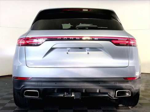 Used 2023 Porsche Cayenne w/ Premium Package image 6