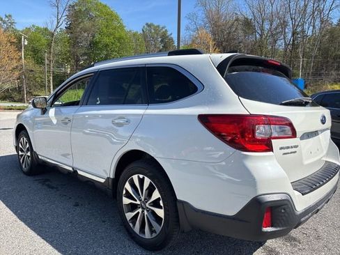 Used 2019 Subaru Outback 3.6R Touring AWD/4WD image 2