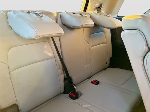 Used 2023 Nissan Pathfinder SL image 27