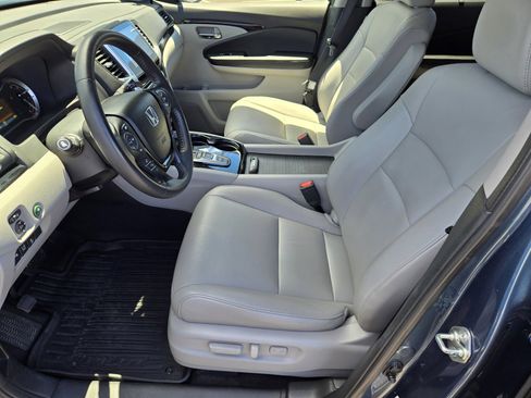 Used 2017 Honda Pilot Touring image 16