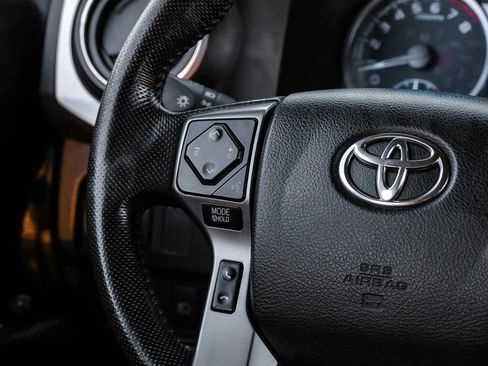 Used 2021 Toyota Tacoma SR5 w/ Trail Edition image 22