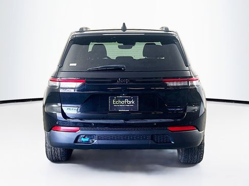 Used 2022 Jeep Grand Cherokee Trailhawk image 7