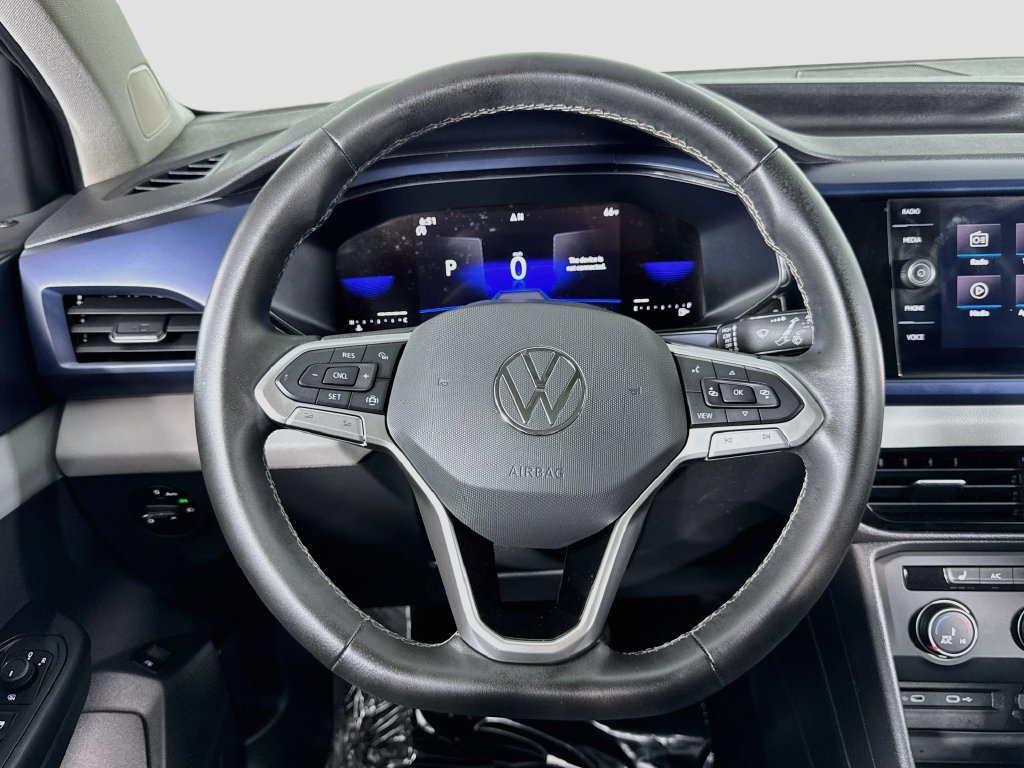 Used 2022 Volkswagen Taos SE w/ Panoramic Sunroof Package FWD image 20