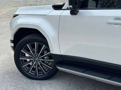 Certified 2024 Lexus GX 550 image 8