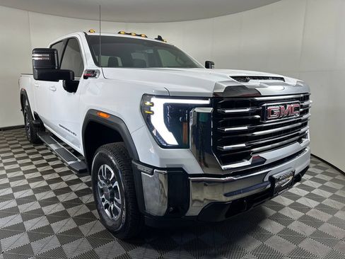 Used 2025 GMC Sierra 2500 SLE AWD/4WD image 7