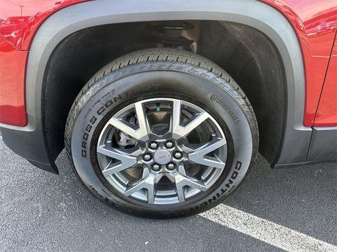 Used 2023 GMC Acadia SLT image 10