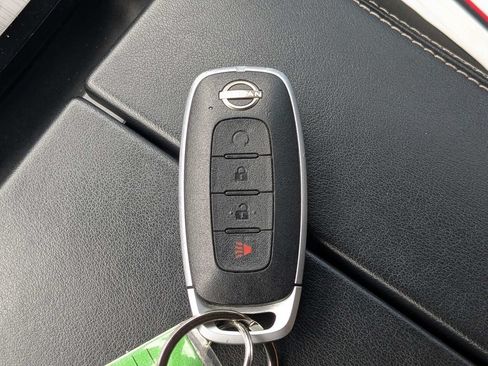 Used 2023 Nissan Rogue SV AWD/4WD image 30
