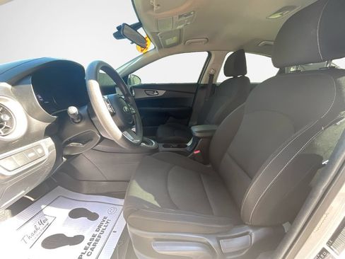 Used 2021 Kia Forte LXS FWD image 12