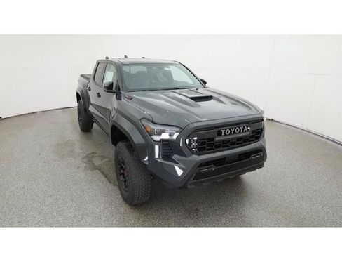 Used 2025 Toyota Tacoma TRD Pro w/ Tow Tech Package AWD/4WD image 18